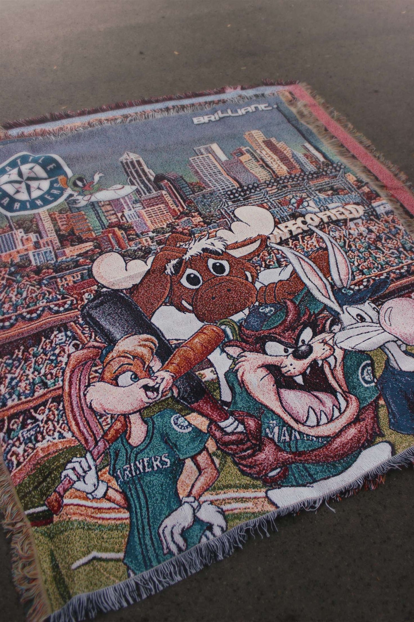 Seattle Mariners x Looney Tunes Tapestry Blanket